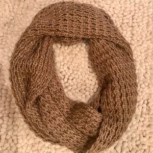 💰 3/$10 Brown Infinity Scarf (longer length) New Condition